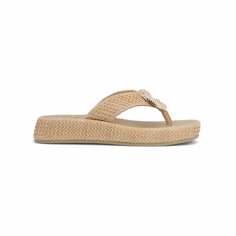 NEW MIA women's pamelia raffia seashell sandal in bone/gold